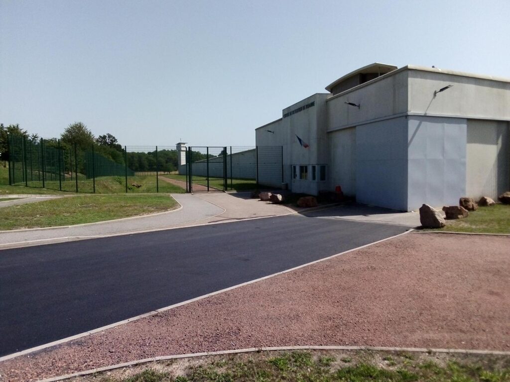 Prison de Roanne : ACTE 2 – Les Fouilles Confirment l’Ampleur du Phénomène